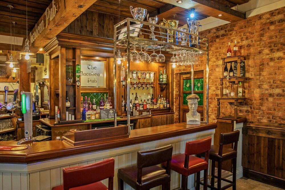 Rogerthorpe Manor Hotel Понтефракт Экстерьер фото