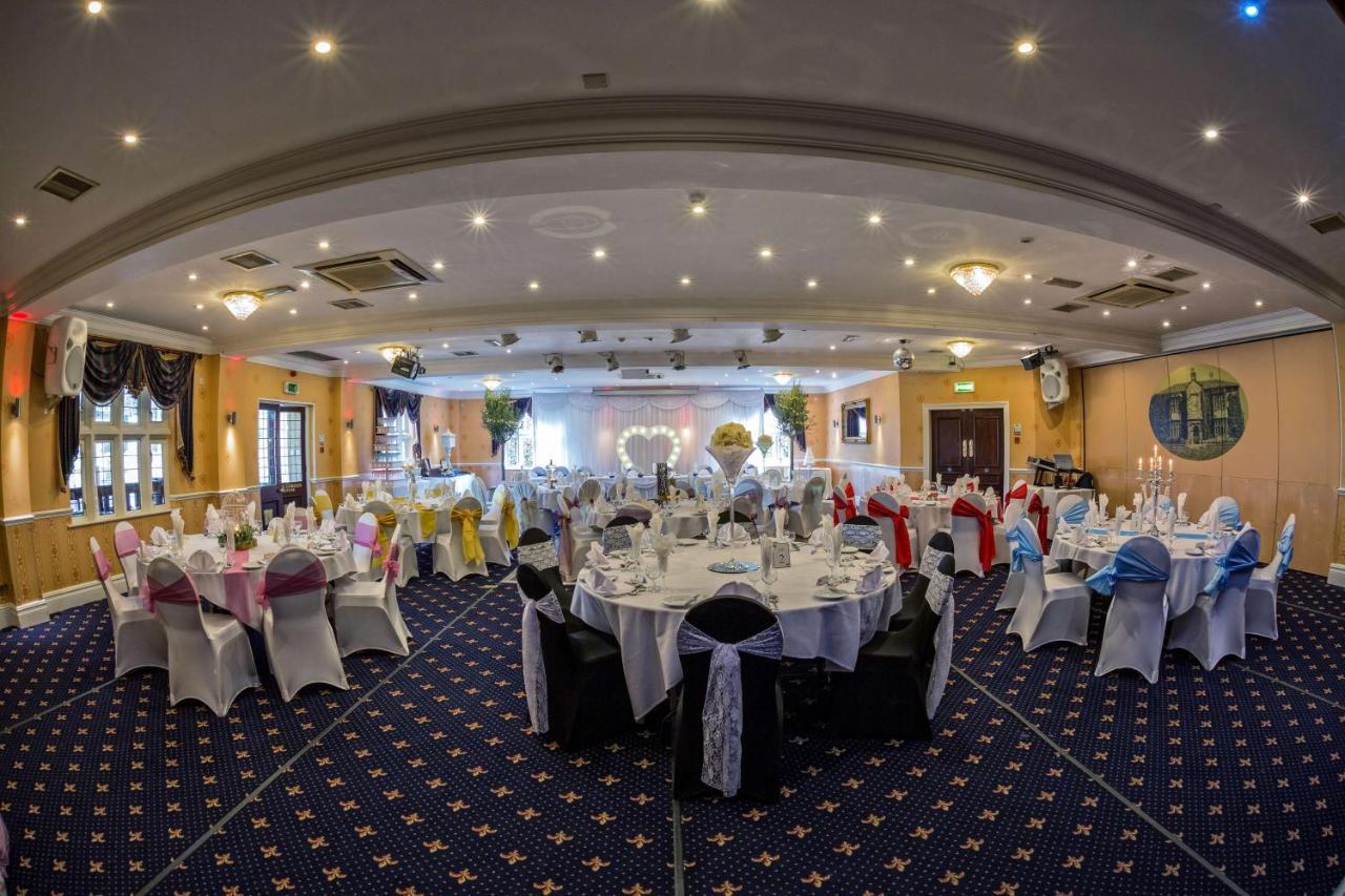 Rogerthorpe Manor Hotel Понтефракт Экстерьер фото