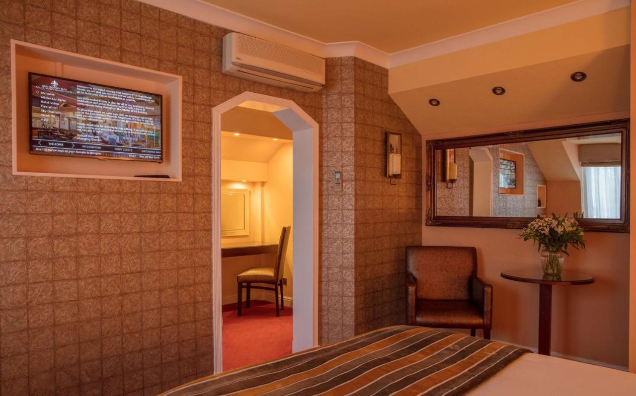 Rogerthorpe Manor Hotel Понтефракт Экстерьер фото