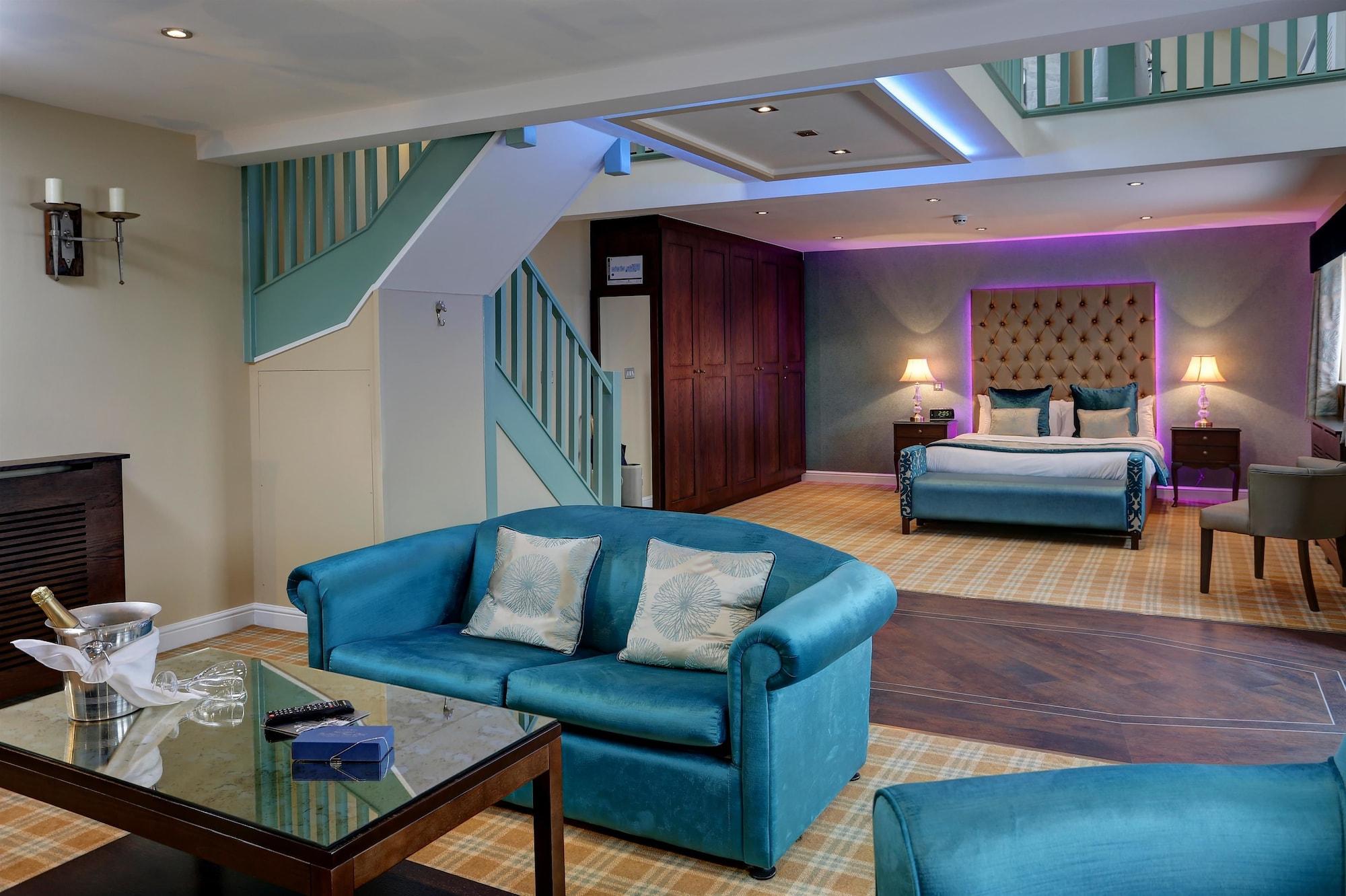 Rogerthorpe Manor Hotel Понтефракт Экстерьер фото