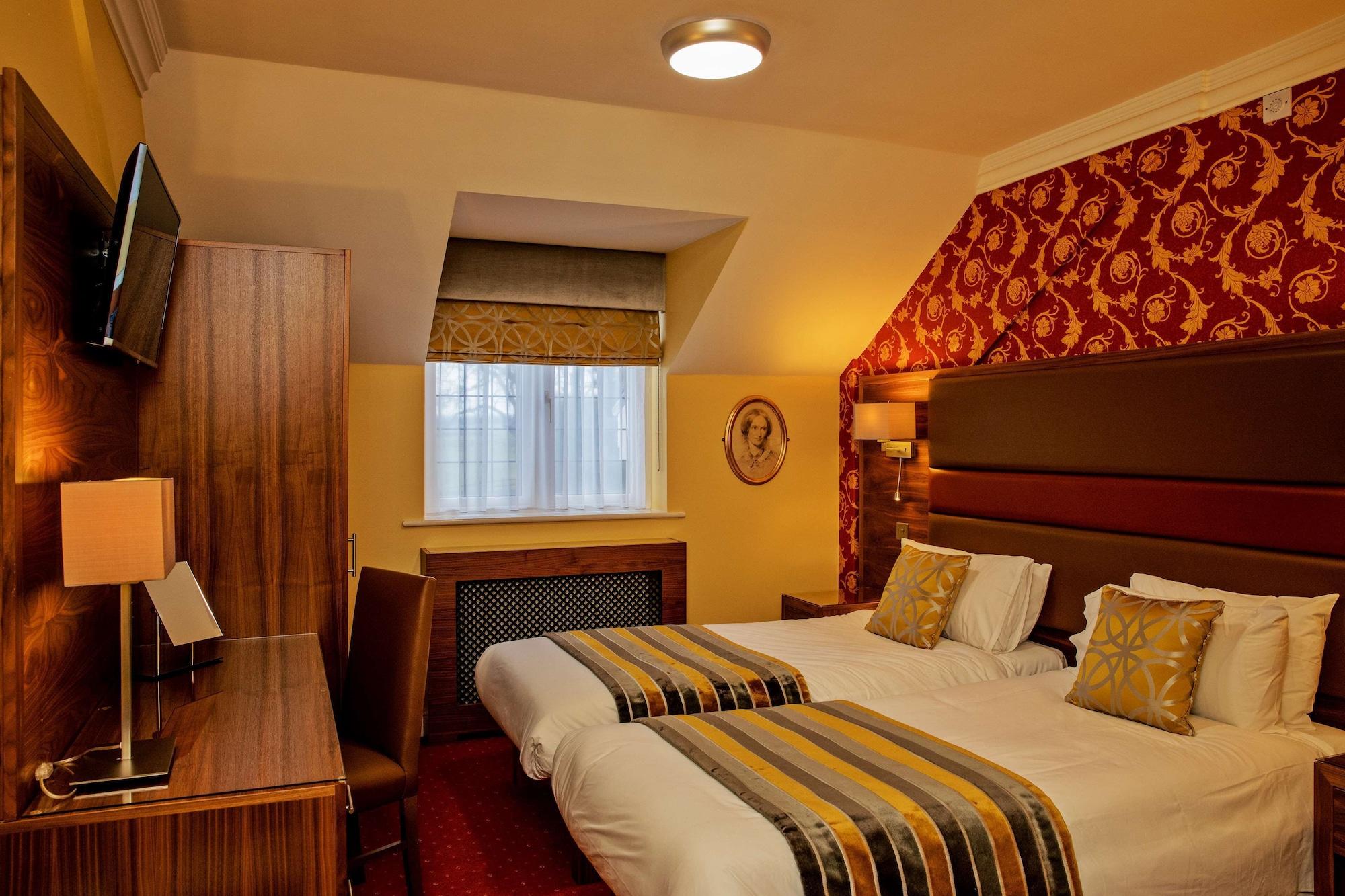 Rogerthorpe Manor Hotel Понтефракт Экстерьер фото