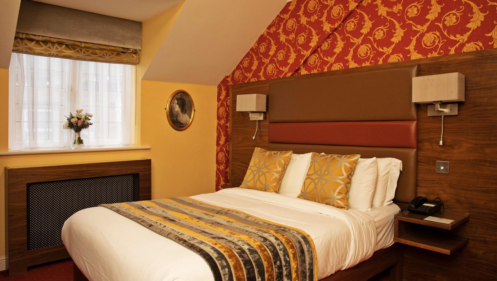 Rogerthorpe Manor Hotel Понтефракт Экстерьер фото