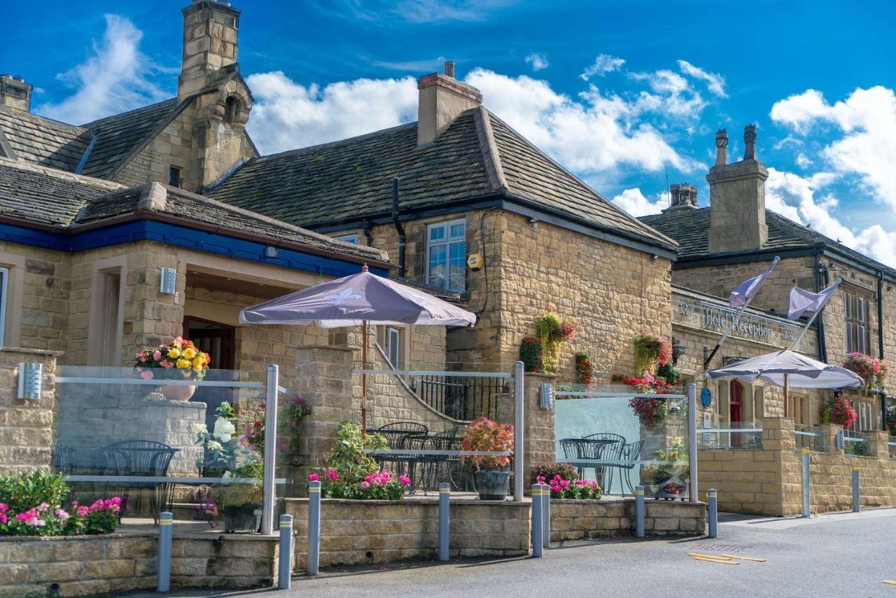 Rogerthorpe Manor Hotel Понтефракт Экстерьер фото