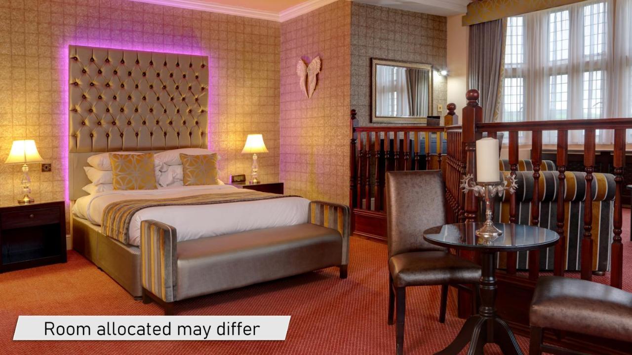 Rogerthorpe Manor Hotel Понтефракт Экстерьер фото