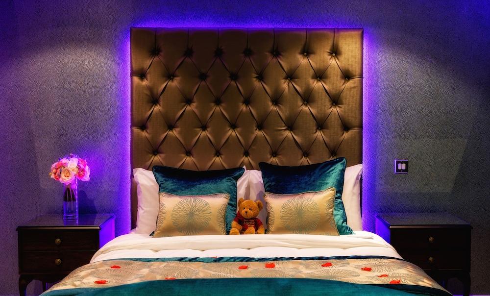 Rogerthorpe Manor Hotel Понтефракт Экстерьер фото