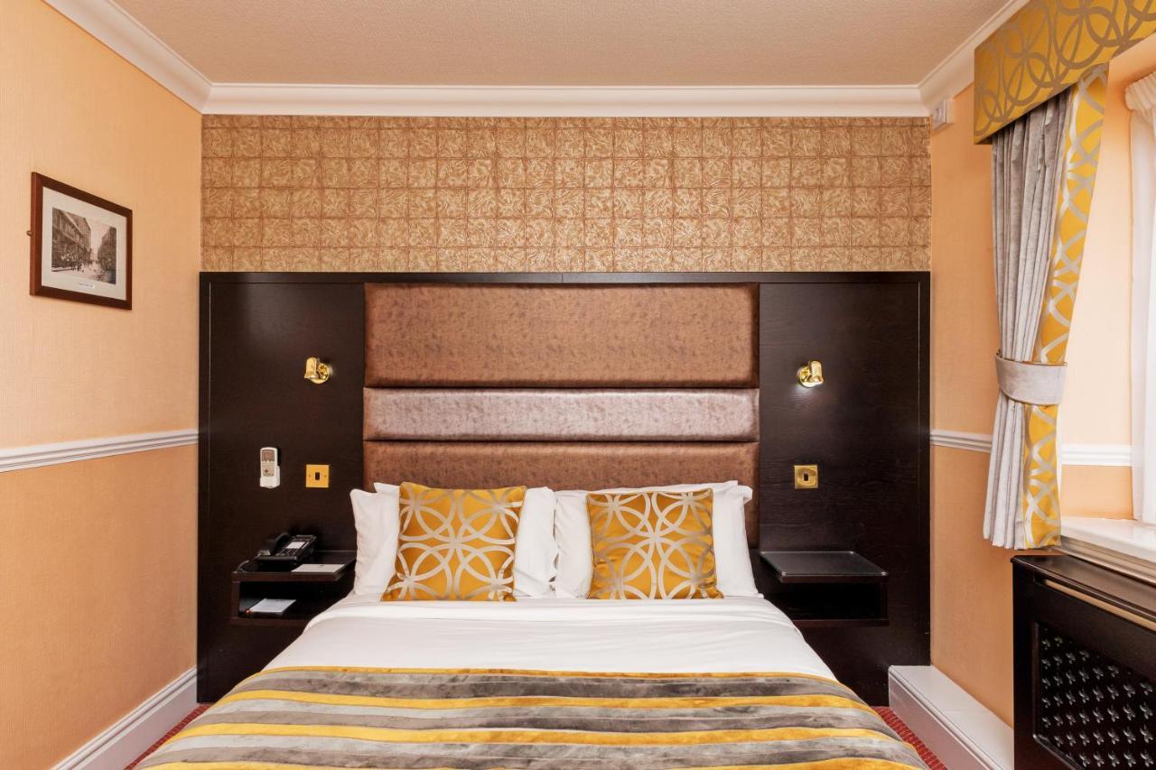 Rogerthorpe Manor Hotel Понтефракт Экстерьер фото